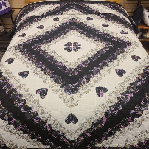 Hearts All Around Quilt-Queen-Family Farm Handcrafts
