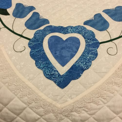 Lacey Heart of Roses Quilt - King - Family Farm Handcrafts
