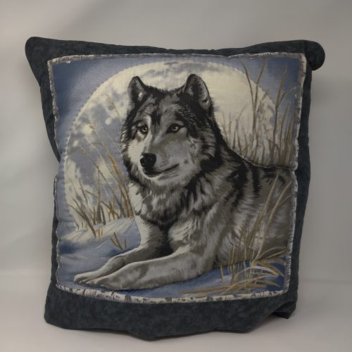 Wolf Quillow - Family Farm Handcrafts