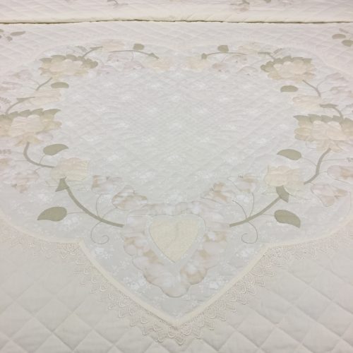 Lacy Heart of Roses Quilt - King - Family Farm Handcrafts
